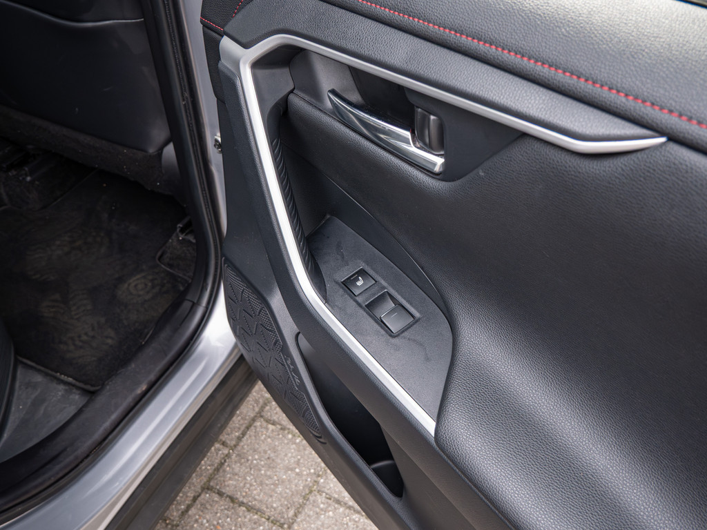 Fahrzeugansicht TOYOTA RAV4 2.5 Plug-in Hybrid 4x4 - Bild 7