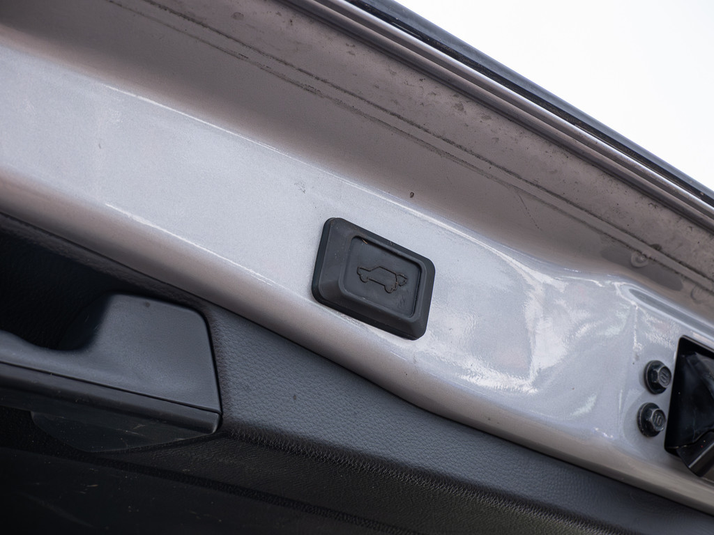 Fahrzeugansicht TOYOTA RAV4 2.5 Plug-in Hybrid 4x4 - Bild 14