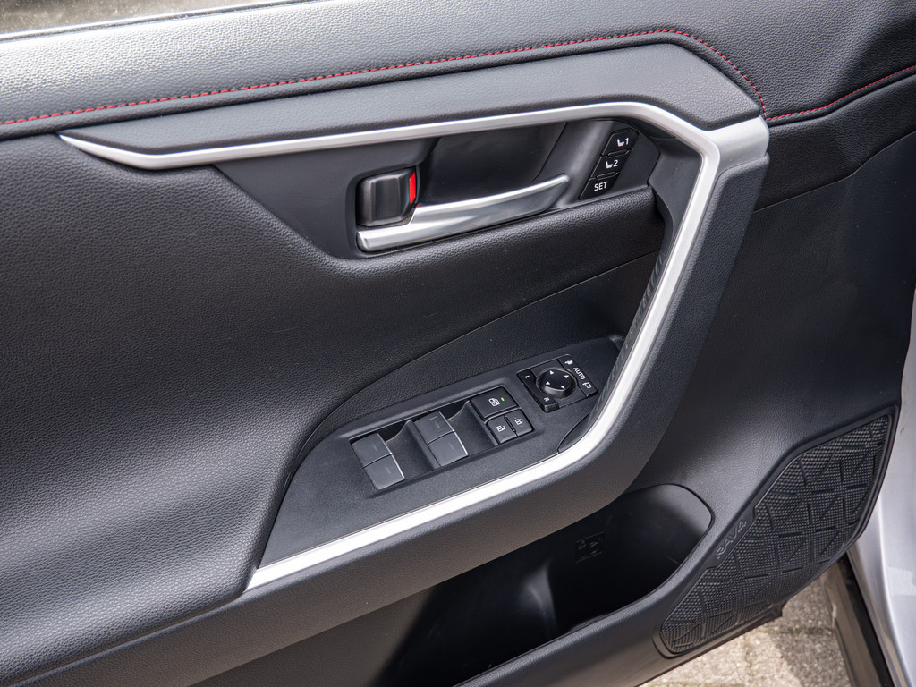 Fahrzeugansicht TOYOTA RAV4 2.5 Plug-in Hybrid 4x4 - Bild 42