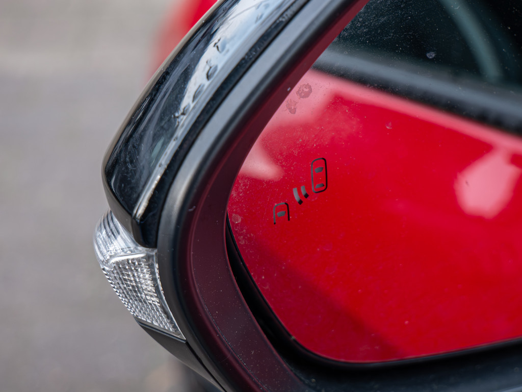 Fahrzeugansicht TOYOTA Corolla Hybrid GR Sport - Bild 6