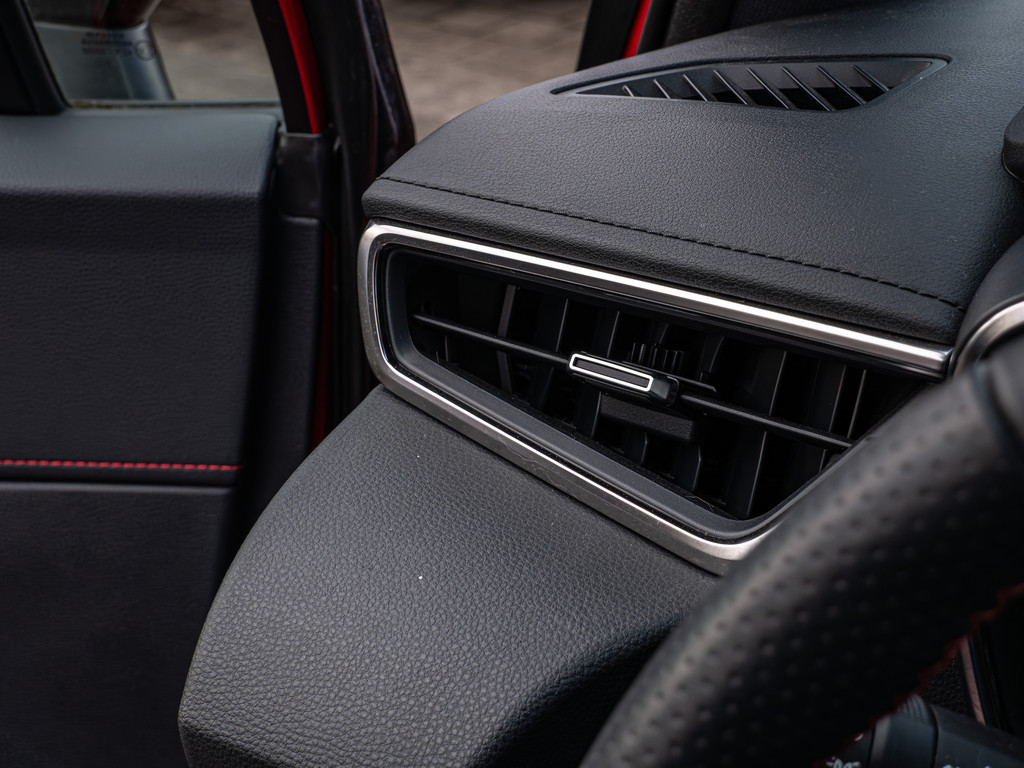 Fahrzeugansicht TOYOTA Corolla Hybrid GR Sport - Bild 36