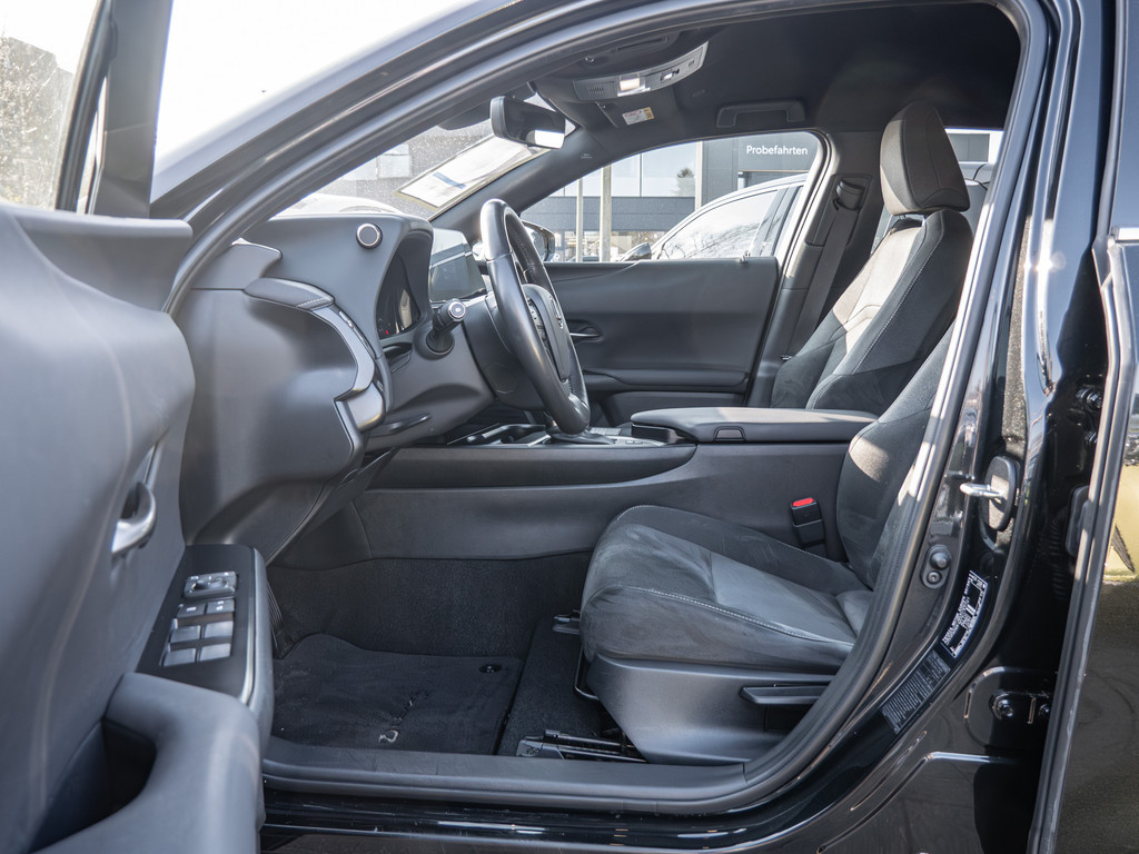 Fahrzeugansicht LEXUS UX 250h Style+ Ed. - Bild 2