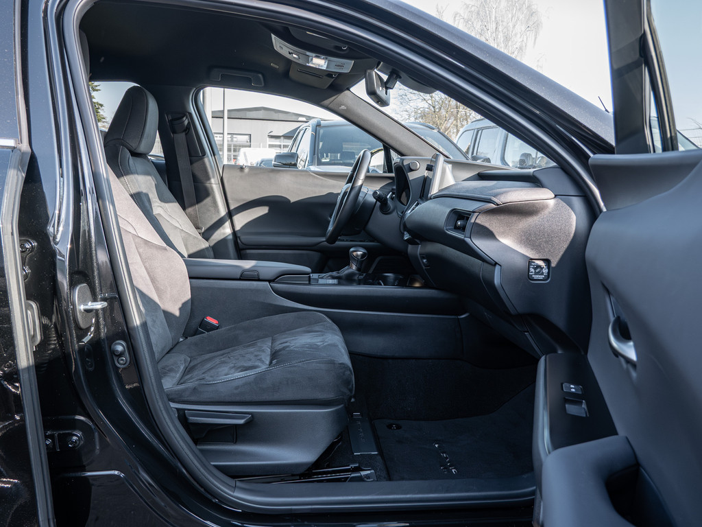 Fahrzeugansicht LEXUS UX 250h Style+ Ed. - Bild 3