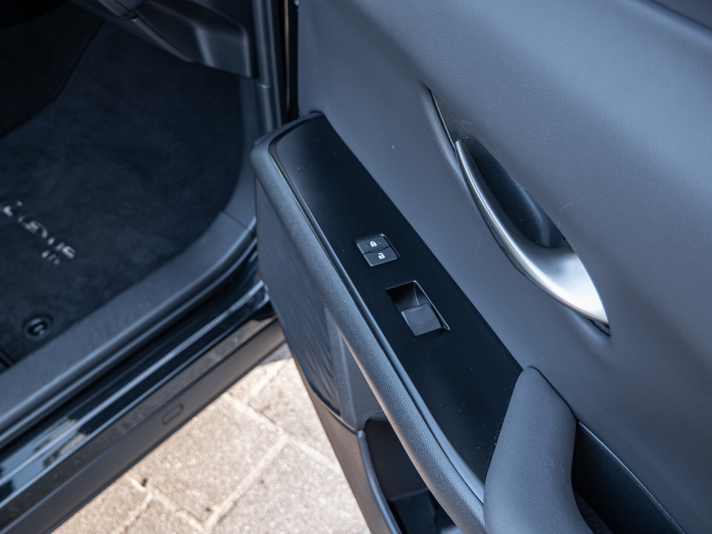 Fahrzeugansicht LEXUS UX 250h Style+ Ed. - Bild 4