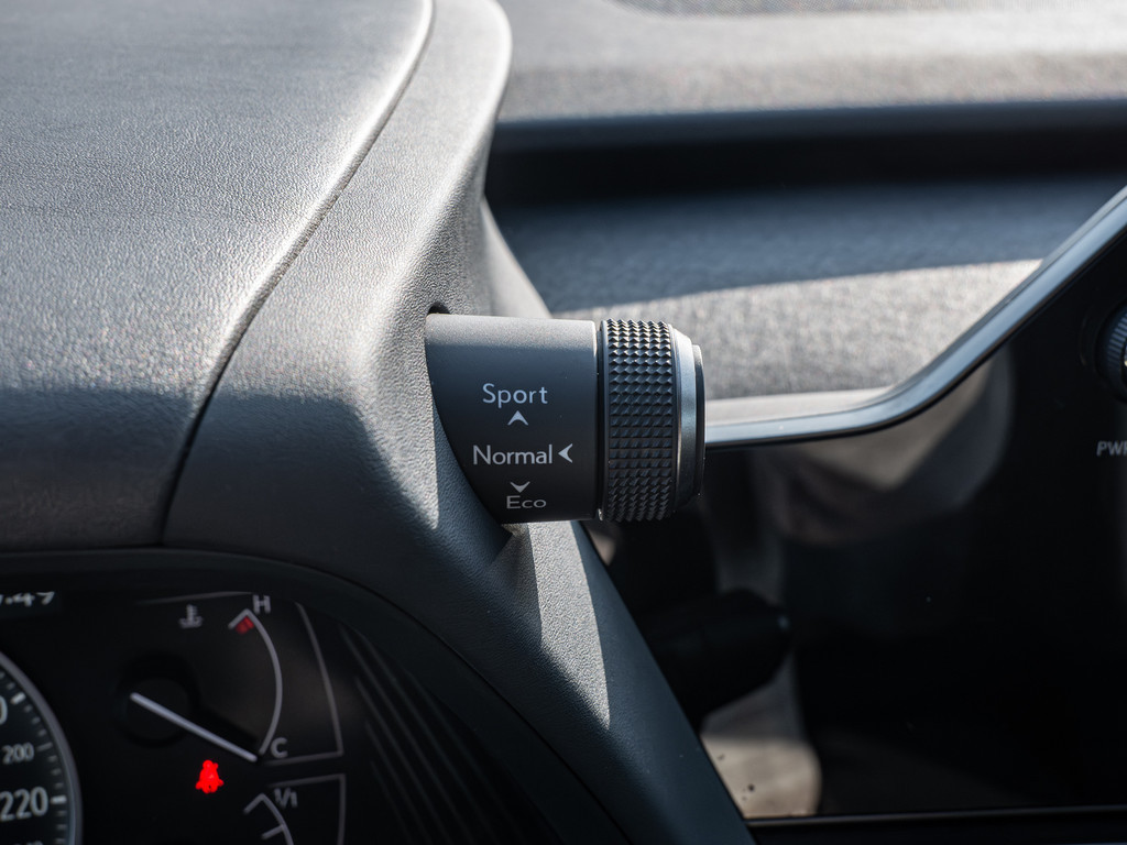 Fahrzeugansicht LEXUS UX 250h Style+ Ed. - Bild 22