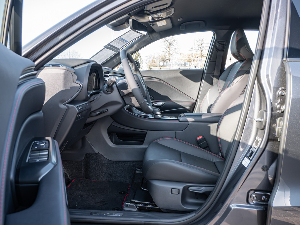 Fahrzeugansicht LEXUS LBX Elegant Black Edition - Bild 4