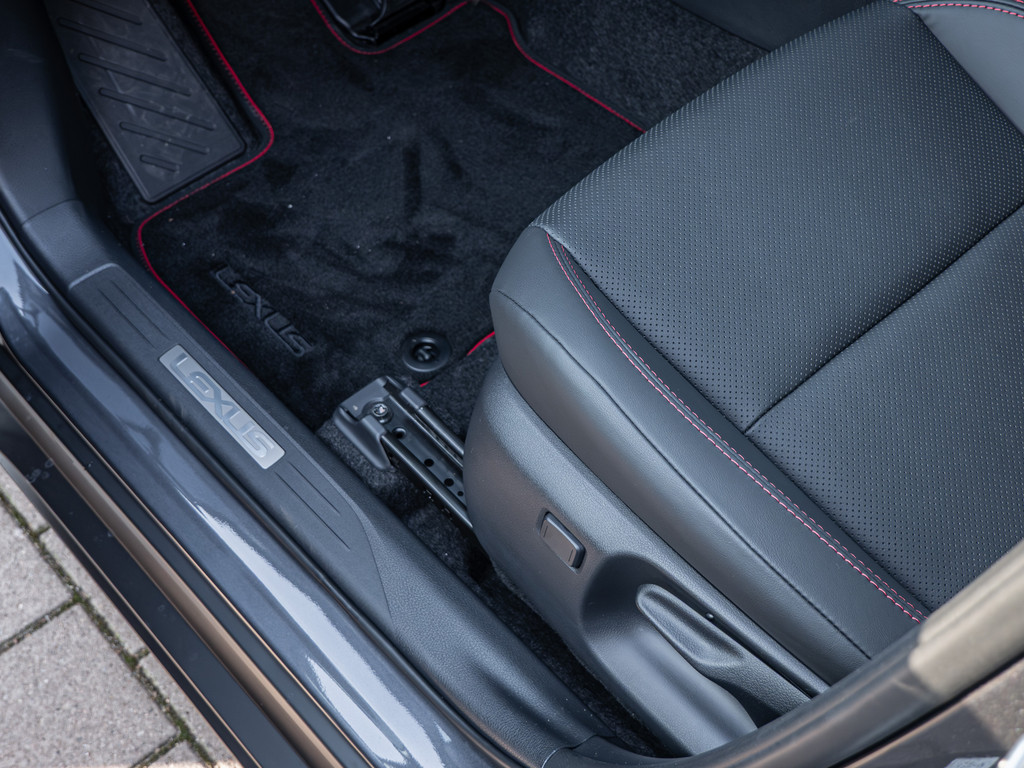 Fahrzeugansicht LEXUS LBX Elegant Black Edition - Bild 35