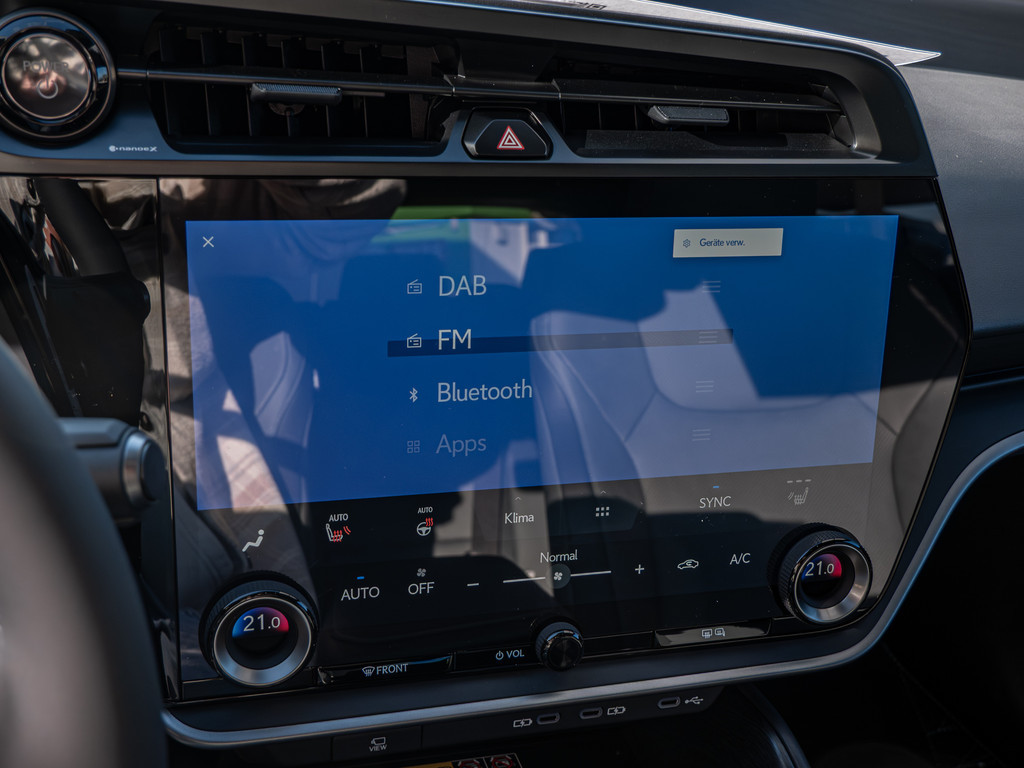 Fahrzeugansicht LEXUS RZ 500e DIRECT4 Executive - Bild 11