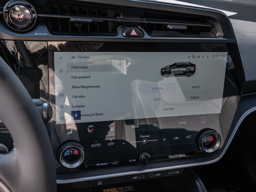 Fahrzeugansicht LEXUS RZ 500e DIRECT4 Executive - Bild 15