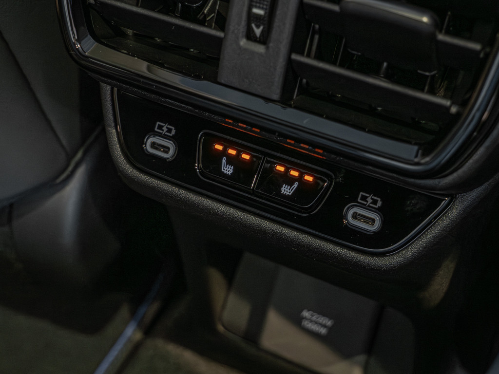 Fahrzeugansicht LEXUS RZ 550e F-Sport - Bild 9