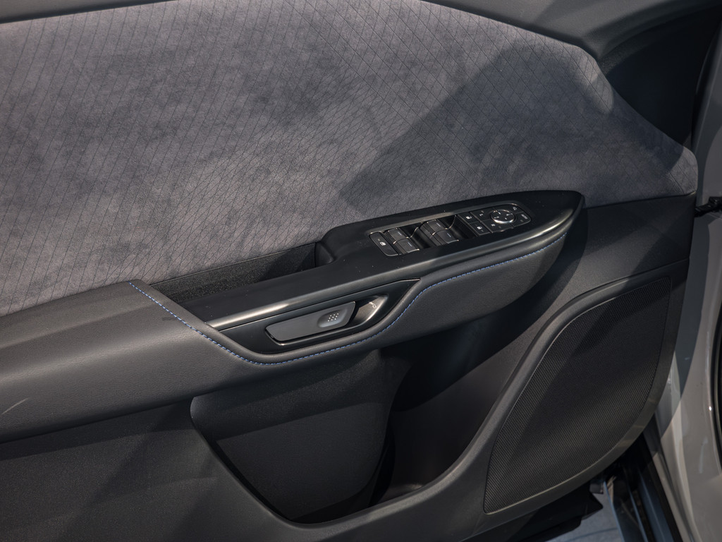 Fahrzeugansicht LEXUS RZ 550e F-Sport - Bild 38