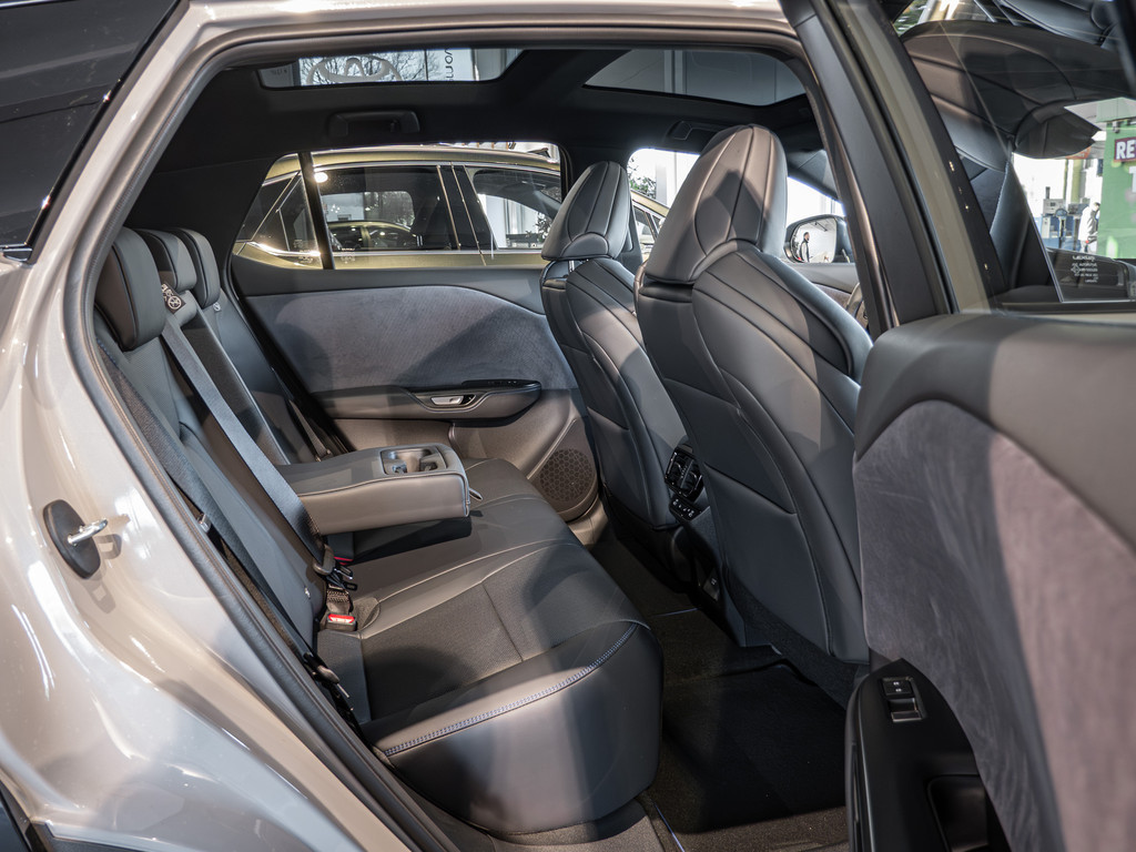 Fahrzeugansicht LEXUS RZ 550e F-Sport - Bild 5