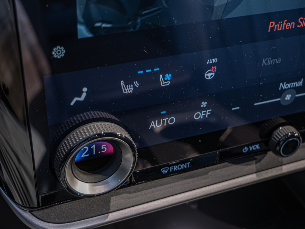 Fahrzeugansicht LEXUS RZ 550e F-Sport - Bild 22