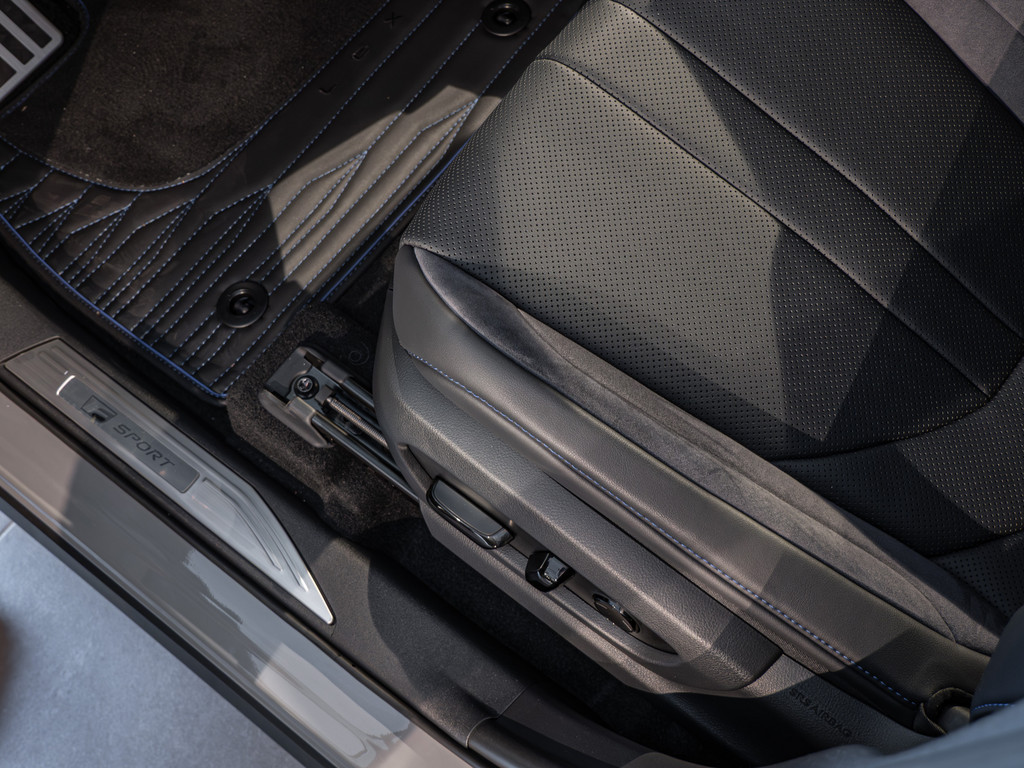 Fahrzeugansicht LEXUS RZ 550e F-Sport - Bild 36