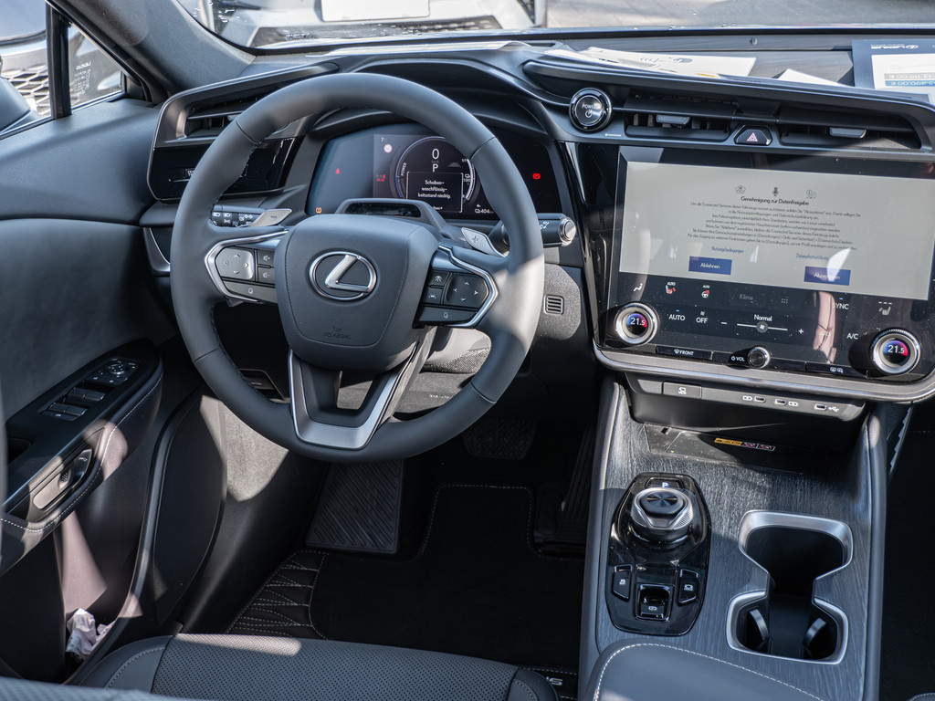 Fahrzeugansicht LEXUS RZ 500e DIRECT4 Executive - Bild 4