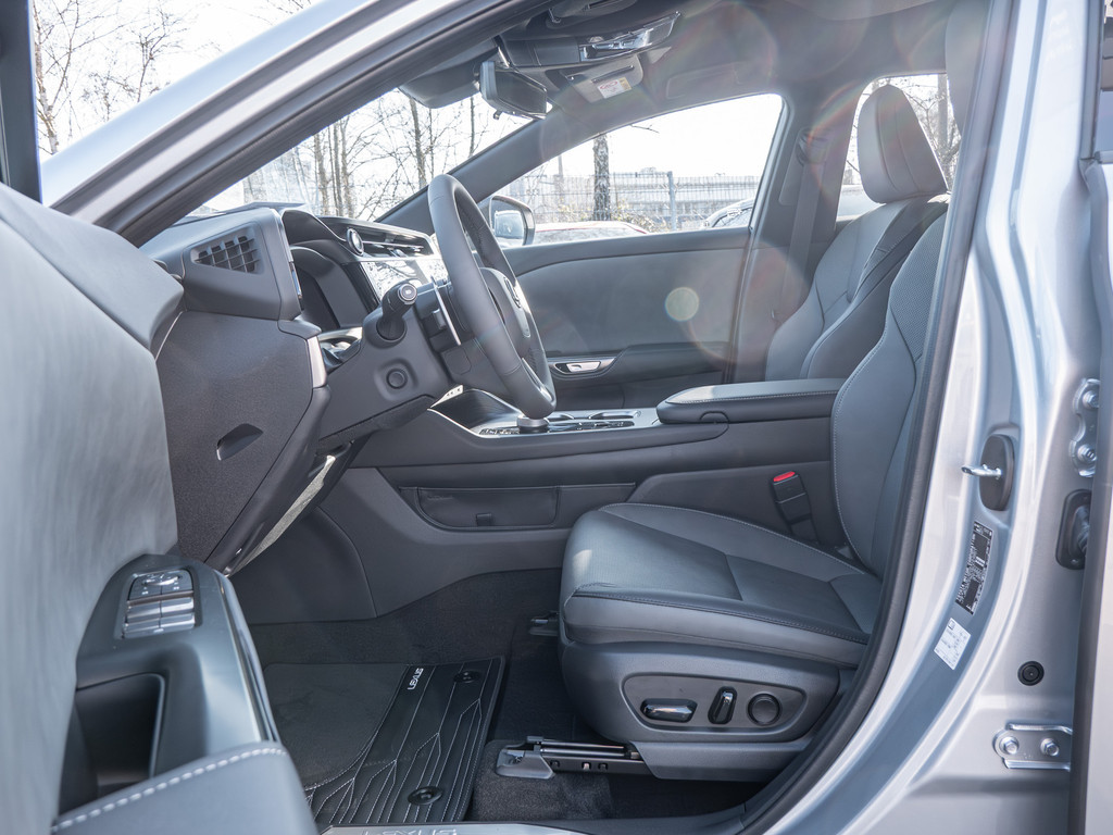 Fahrzeugansicht LEXUS RZ 500e DIRECT4 Executive - Bild 11