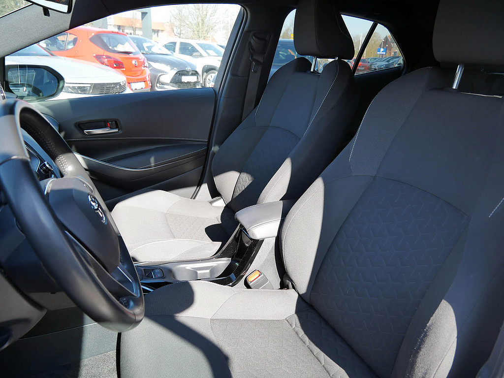 Fahrzeugansicht TOYOTA Corolla Hybrid Comfort - Bild 10