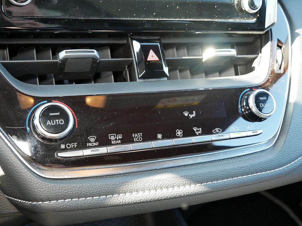 Fahrzeugansicht TOYOTA Corolla Hybrid Comfort - Bild 15