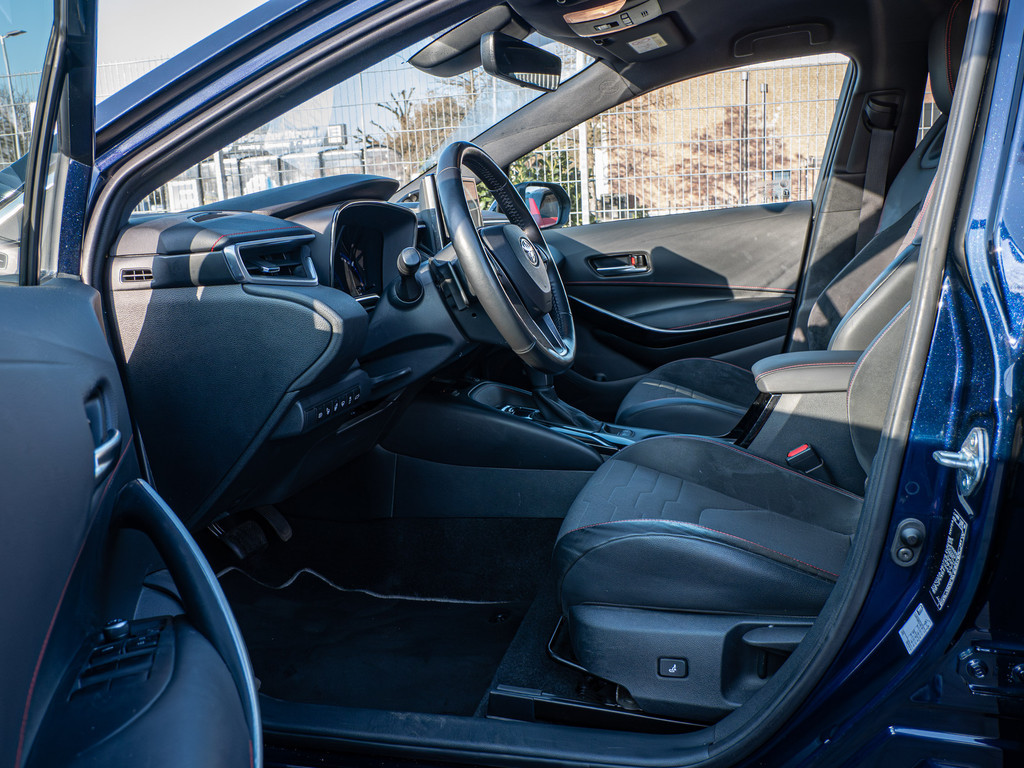 Fahrzeugansicht TOYOTA Corolla Touring Sports 2.0 Hybrid Lounge - Bild 4