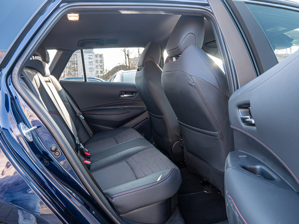 Fahrzeugansicht TOYOTA Corolla Touring Sports 2.0 Hybrid Lounge - Bild 6