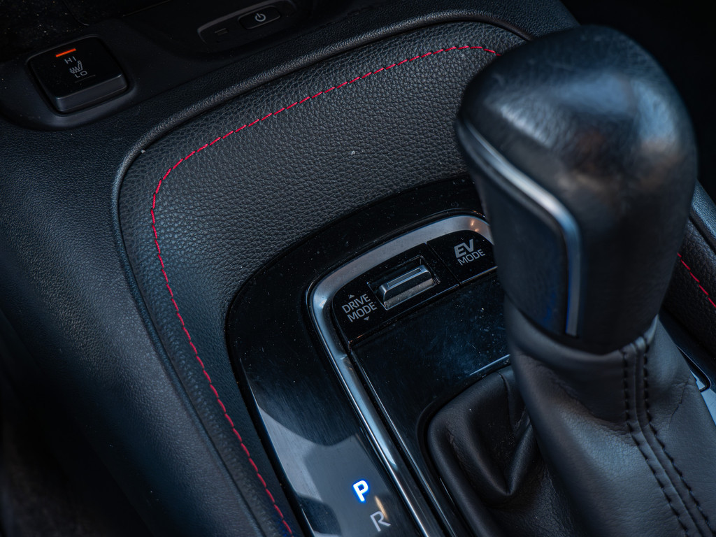 Fahrzeugansicht TOYOTA Corolla Touring Sports 2.0 Hybrid Lounge - Bild 20