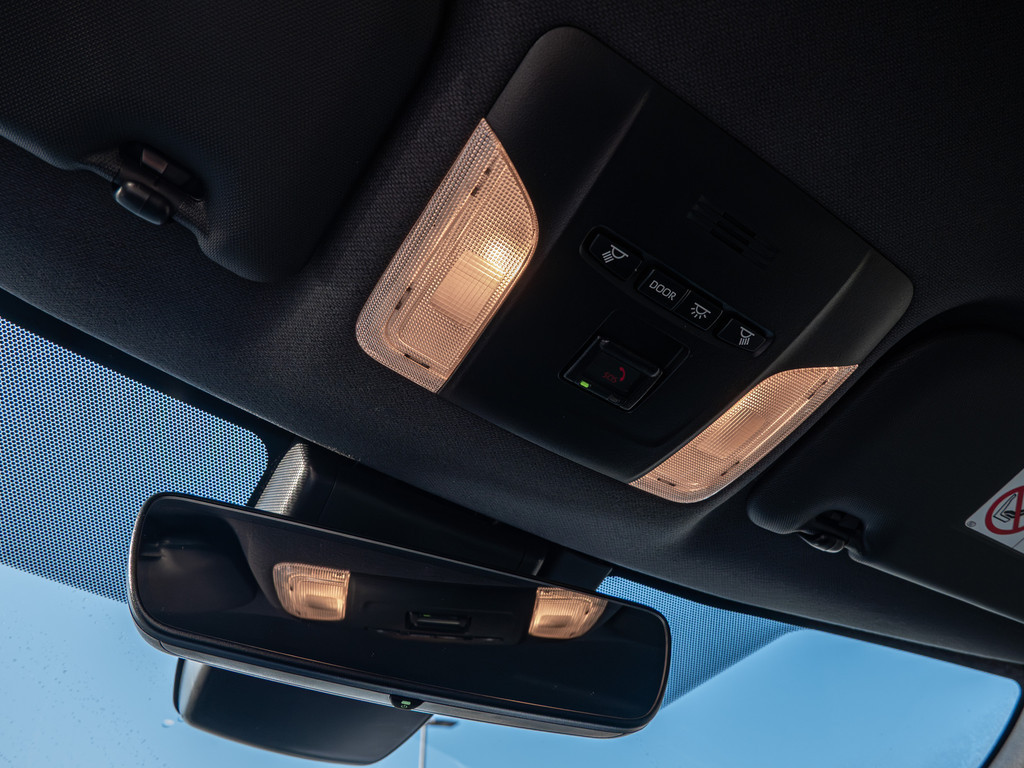 Fahrzeugansicht TOYOTA Corolla Touring Sports 2.0 Hybrid Lounge - Bild 24