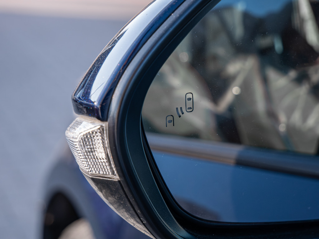 Fahrzeugansicht TOYOTA Corolla Touring Sports 2.0 Hybrid Lounge - Bild 44