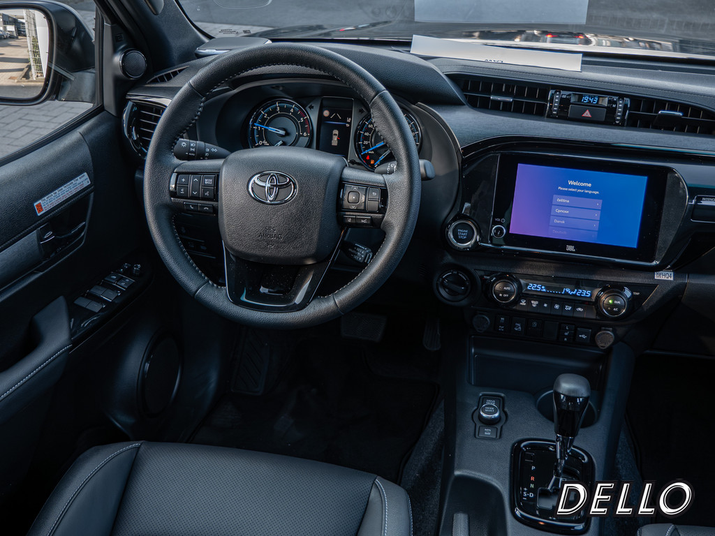 Fahrzeugansicht TOYOTA Hilux 2.8 D4-D Double Cab Invincible 4x4 - Bild 5