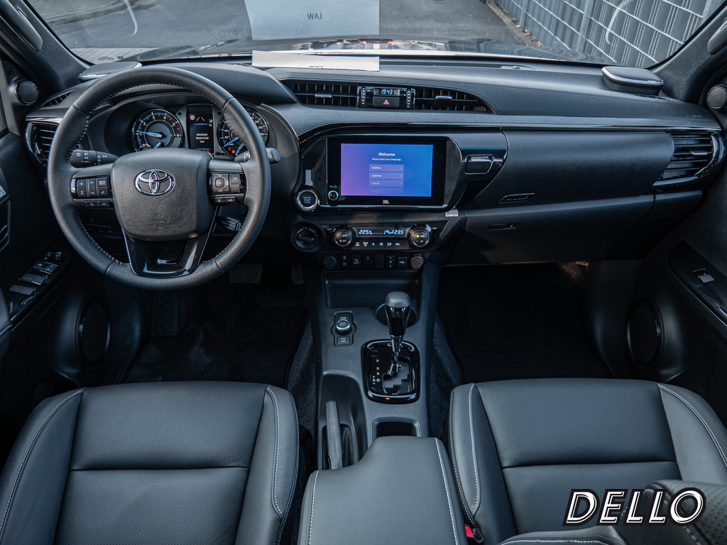 Fahrzeugansicht TOYOTA Hilux 2.8 D4-D Double Cab Invincible 4x4 - Bild 4