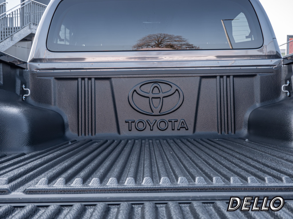 Fahrzeugansicht TOYOTA Hilux 2.8 D4-D Double Cab Invincible 4x4 - Bild 9