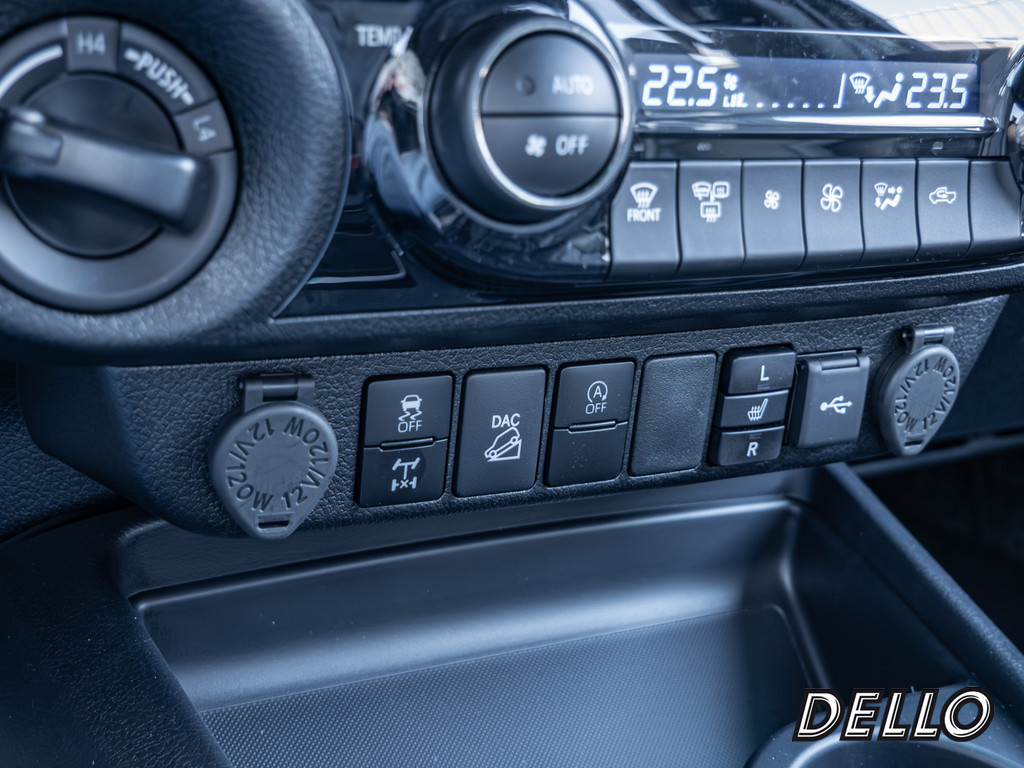 Fahrzeugansicht TOYOTA Hilux 2.8 D4-D Double Cab Invincible 4x4 - Bild 19