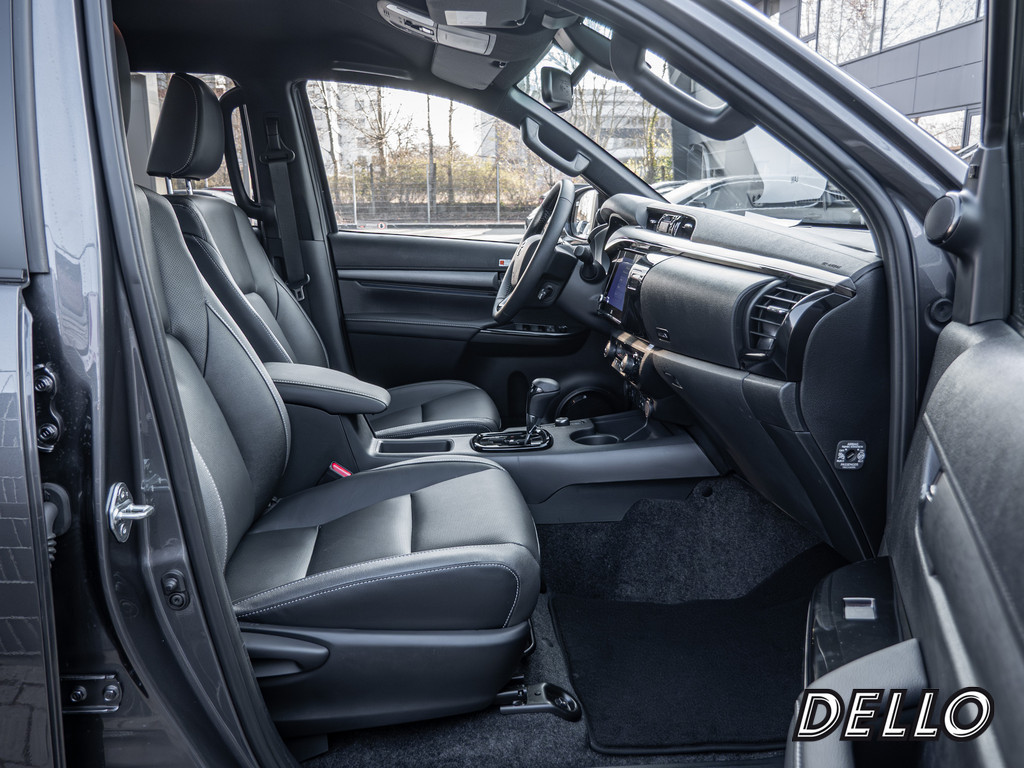 Fahrzeugansicht TOYOTA Hilux 2.8 D4-D Double Cab Invincible 4x4 - Bild 2