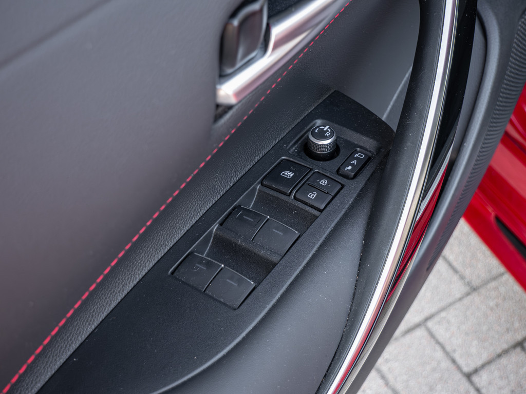 Fahrzeugansicht TOYOTA Corolla Touring Sports 2.0 Hybrid GR Sport - Bild 36