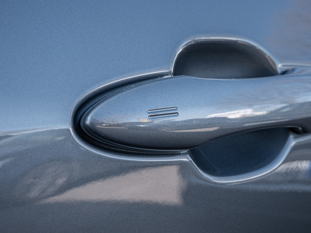 Fahrzeugansicht TOYOTA C-HR+ 165 kW Teamplayer - Bild 4