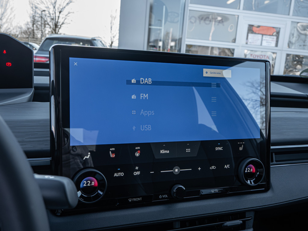 Fahrzeugansicht TOYOTA C-HR+ 165 kW Teamplayer - Bild 16