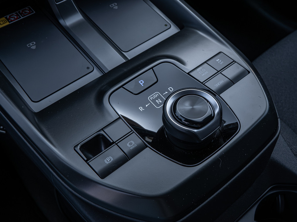 Fahrzeugansicht TOYOTA C-HR+ 165 kW Teamplayer - Bild 20