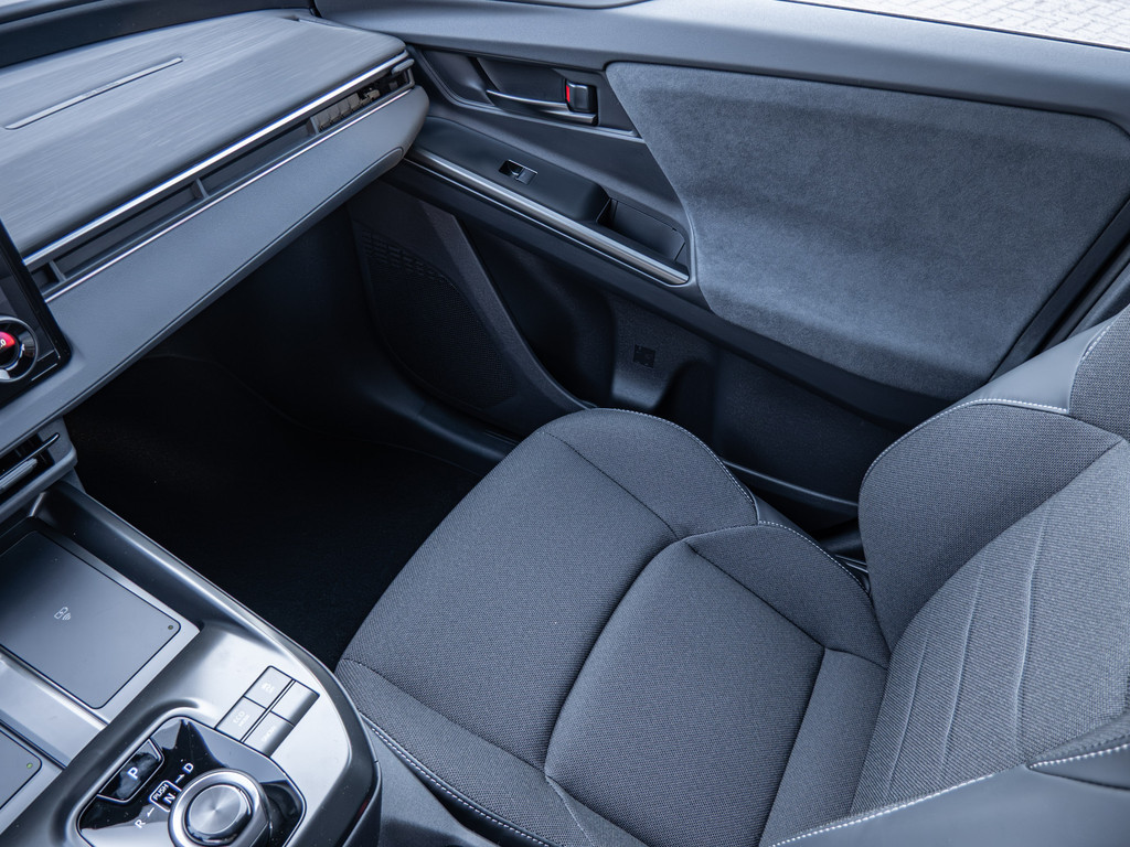 Fahrzeugansicht TOYOTA C-HR+ 165 kW Teamplayer - Bild 21