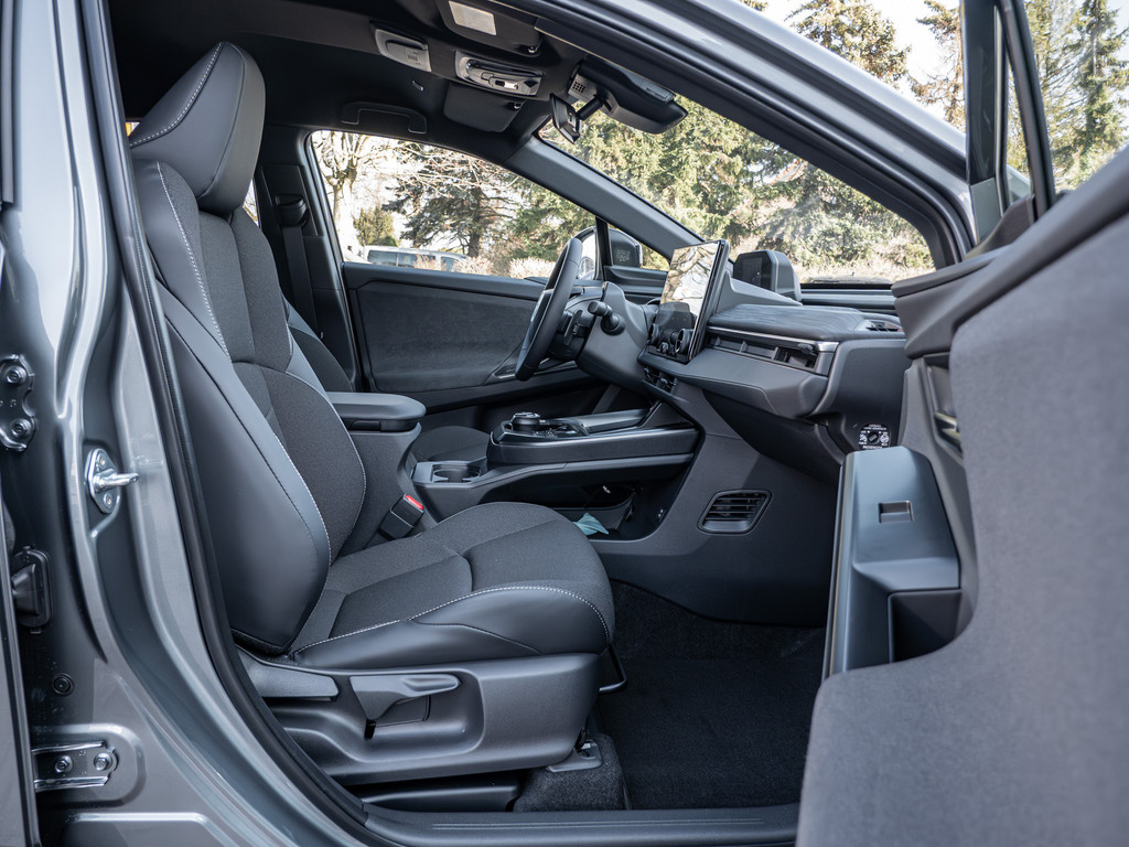 Fahrzeugansicht TOYOTA C-HR+ 165 kW Teamplayer - Bild 6