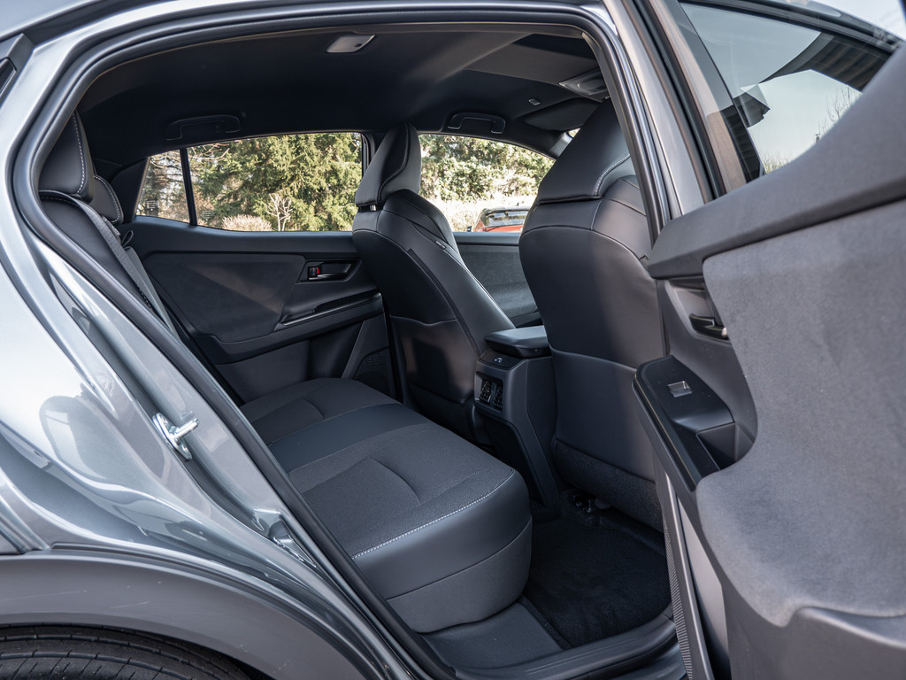 Fahrzeugansicht TOYOTA C-HR+ 165 kW Teamplayer - Bild 7