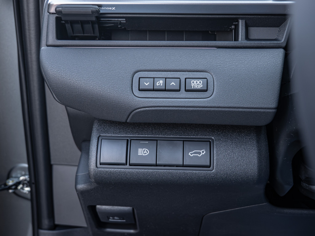 Fahrzeugansicht TOYOTA C-HR+ 165 kW Teamplayer - Bild 30