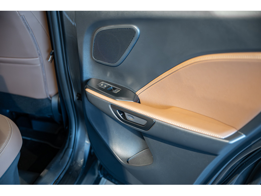 Fahrzeugansicht LEXUS LBX Relax - Bild 7