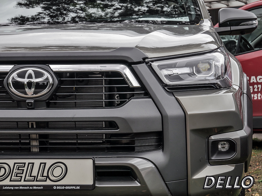 Fahrzeugansicht TOYOTA Hilux 2.8 Double Cab Invincible 4x4 - Bild 32