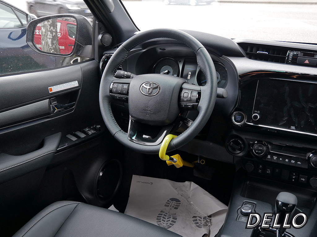 Fahrzeugansicht TOYOTA Hilux 2.8 Double Cab Invincible 4x4 - Bild 37