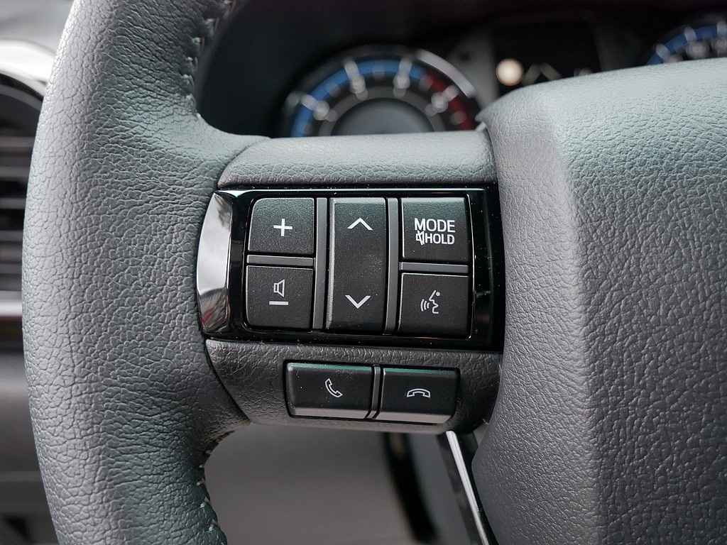 Fahrzeugansicht TOYOTA Hilux 2.8 Double Cab Invincible 4x4 - Bild 24