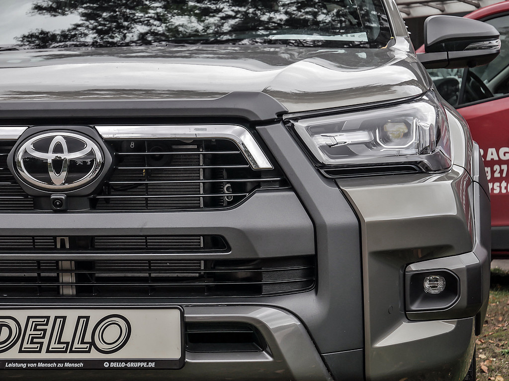 Fahrzeugansicht TOYOTA Hilux 2.8 Double Cab Invincible 4x4 - Bild 32