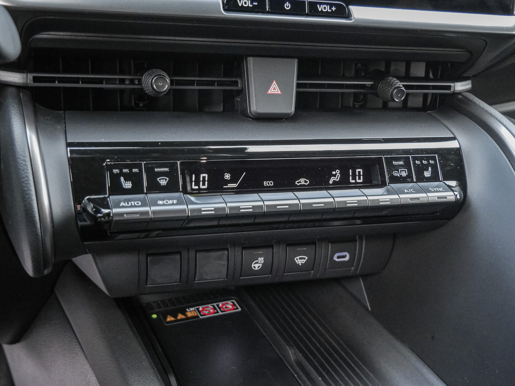 Fahrzeugansicht TOYOTA C-HR 2.0 Plug-In Hybrid Teamplayer - Bild 18