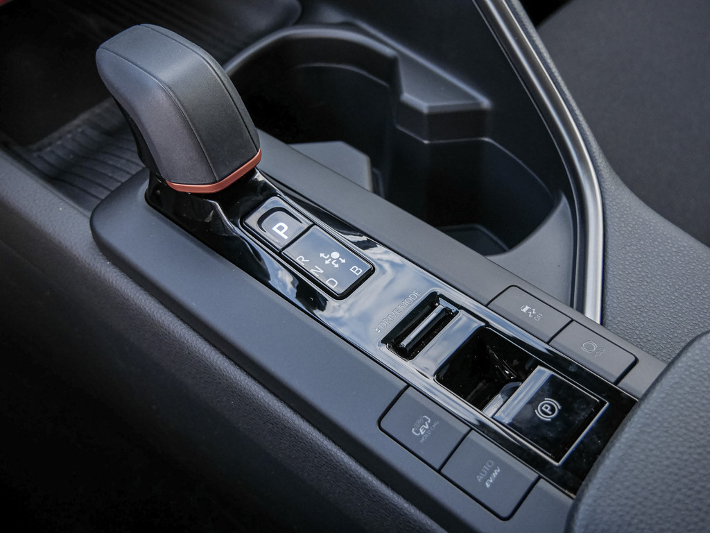 Fahrzeugansicht TOYOTA C-HR 2.0 Plug-In Hybrid Teamplayer - Bild 21