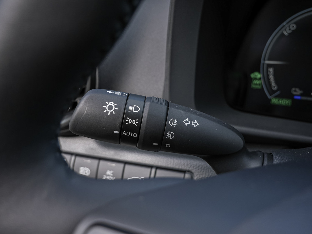 Fahrzeugansicht TOYOTA C-HR 2.0 Plug-In Hybrid Teamplayer - Bild 26