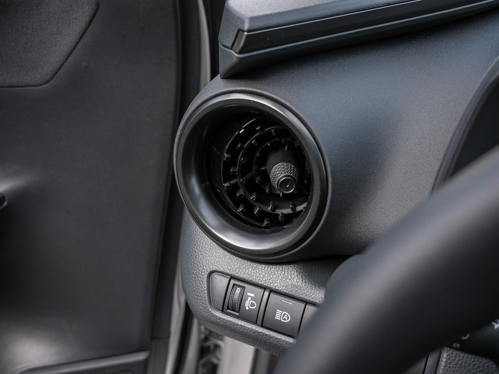 Fahrzeugansicht TOYOTA C-HR 2.0 Plug-In Hybrid Teamplayer - Bild 30