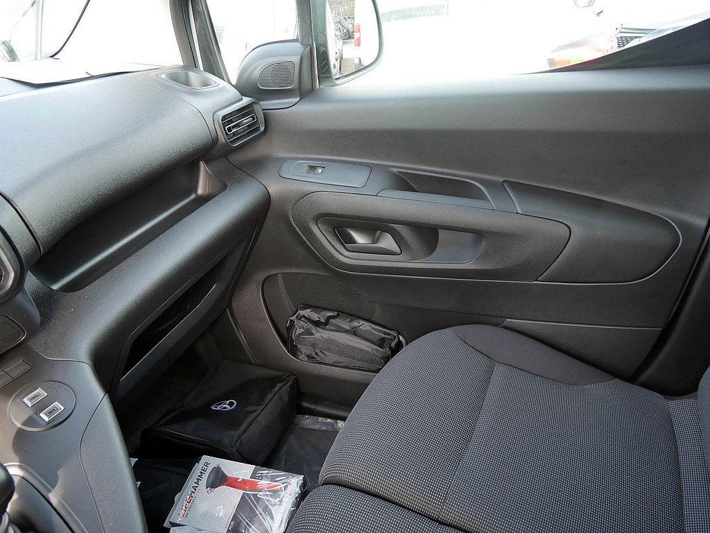 Fahrzeugansicht TOYOTA Proace City 1.5 L2 Meister - Bild 16